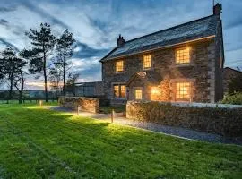 The Farmhouse - Ukc7118