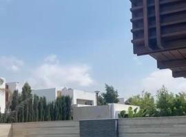 Villa de luxe CGI avec piscine, ξενοδοχείο σε Bouskoura