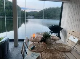 Lakeside Cottage by Bystrzyckie Lake & Dam