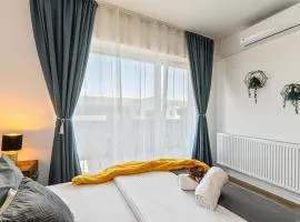 Mountain Breeze Luxury Apartment AC & Parcare Privată