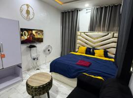 Beautiful single room studio apartment in Ilasan lekki magnanimous, hotel v destinaci Lekki