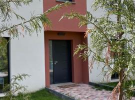 Paradis Rouge, hotel in Méré