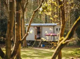 Goosewing Hut-Qu7072