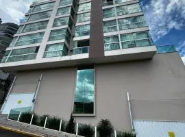 AP Novinho! à 150m das piscinas! 3 ar cond - churrasqueira