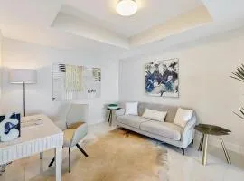 Luxury Three-Bedroom Waterfront Apartment with Marina Views