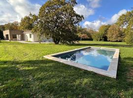 Villa Pavone, hotel en Angulema