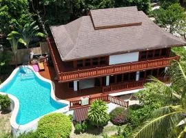 Villa Vadee - Private Villa, Swimming Pool, Deck, 4 Bedrooms, Sleeps 8, Ocean View