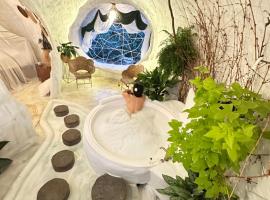 Glamping CAVE, hotel v destinaci Isnos