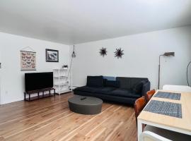 Cozy Entire Apartment Units in the heart of Capitol Hill, Hotel in Seattle