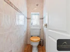 Roundhay Home 4-Bed with Free Parking WI-FI