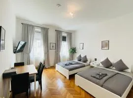 Stylish Flat with 2 Double Beds for 4 people 15a