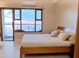 BREATHTAKING BAY AND CITY VIEWS- 1-5 BR Luxury and Superior Condos with, Balcony, Pool, Netflix & Gym- Housekeeping Available -