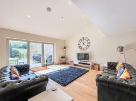 Springfields, hotel in North Wootton