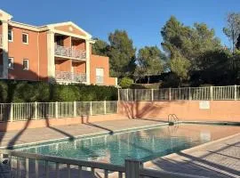 Charmant T2 refait à neuf, St Raphaël, Valescure