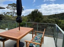 Your Coastal Retreat in The Cove, Coopers Beach, hotel in Cable Bay