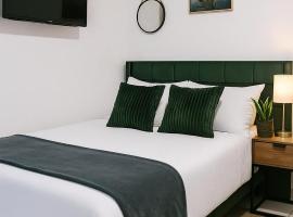 Sky lounge Loft vista al mar, bar en piscina, hôtel à El Quije