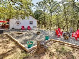 Lake Texoma Cabin - 1 Mi to Park and Boat Ramp!