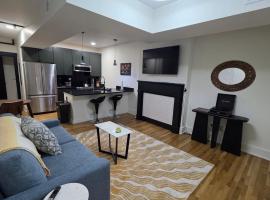 Quiet cheerful condo in the heart of OTR!, hotel in Cincinnati