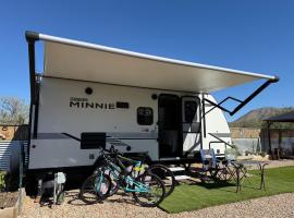 Linda Traila para 4 Spa Patio Comfort Total, campsite in Rio Rico