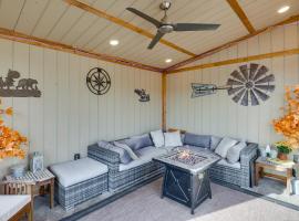 Game Room and Hot Tub Salt Lake City Area Apt, hotel in Bluffdale