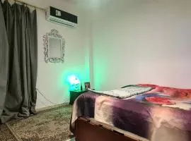 شقه مفروشه بالشروق بالقرب من مدينتى للعائلات و الاسر فقط