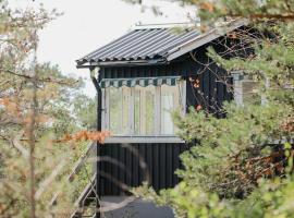 Idyllic Holiday Home With Scenic Views On Älgö, hotel in Saltsjöbaden