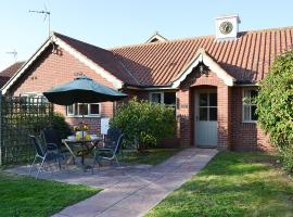 Lily Broad Cottage, hotel i Burgh Saint Margaret