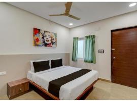 Hotel EVA, hotel in Gundipet