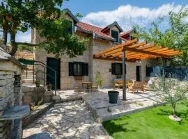 Green Paradise with pool