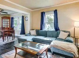 3 Mi to Dtwn Saginaw Cozy Family Home with Yard!