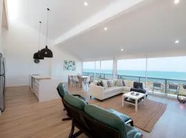 Grand Oceana - A Dual-unit Beachfront Getaway