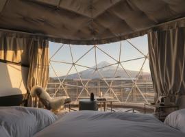 Necoana Glamping Annovillasグランピング，位于富士河口湖的酒店