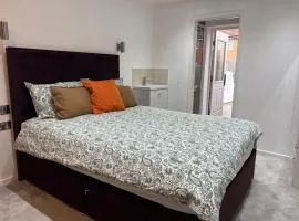 WBC Private Studio Room R4