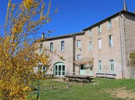 Gîte familial à La Chabanne, 12-14 pers, animaux acceptés, jardin partagé - FR-1-489-340