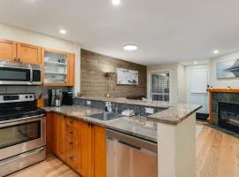 Private Hot Tub | Free Parking | Pool | Sauna