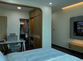 Uberzen Residence Hotel, hotel in An Dương