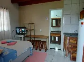 Kitinet 06 aconchego, 350 meters from 4 Ilhas