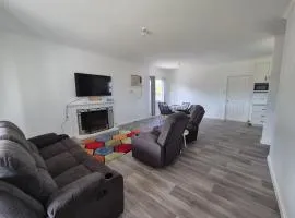 Sunny Hidden Cottage