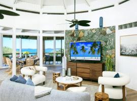 Luxury Oceanview Villa Walk to Beach & Dining, Hotel in Enighed