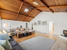 Gone Coastal - Pet Friendly with Swimming Pool