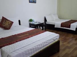 Khách Sạn Viễn Đông、Dong Quanのホテル