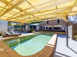 Gone Coastal - Pet Friendly with Swimming Pool