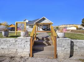 Happy Trails BnB, hotel in Tropic