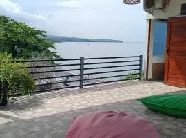 Amed Sari Beach Guesthouse