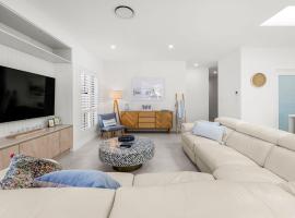 AquaVista at Jervis Bay - 5 Mins Walk to Beach, Hotel in Callala Beach