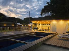 스윗양평 펜션 #독채 #풀빌라 #수영장 #애견동반 #노래방 #텐트설치가능, hotel a Nomun