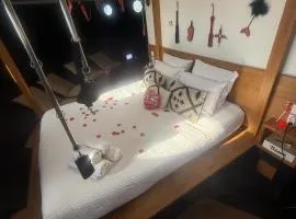 tour des étoiles love room