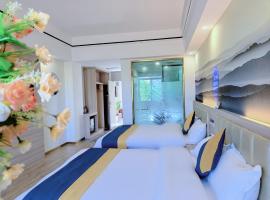 Wang Tian Shu Value Resort Hotel, hotel s vířivkou v destinaci Mengla