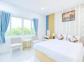 Hoàng Gia Hotel Royal