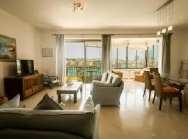 Waterfront Panorama Massive Three Bedrooms Flat 8S